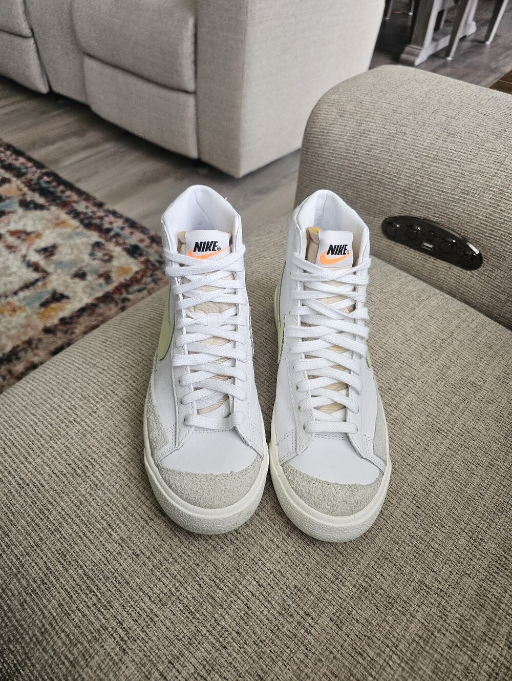 Nike Women's Blazer Mid '77 'Barely Volt Sneakers - Picture 5 of 8